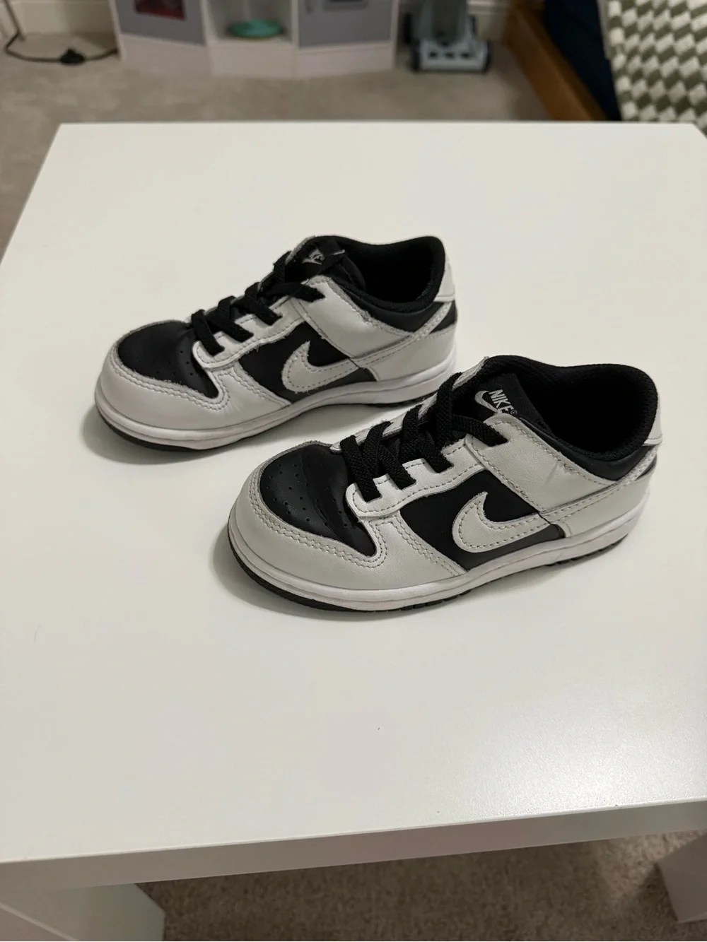 Nike Kids Black and White Low-Top Sneakers with Hook-and-Loop Strap